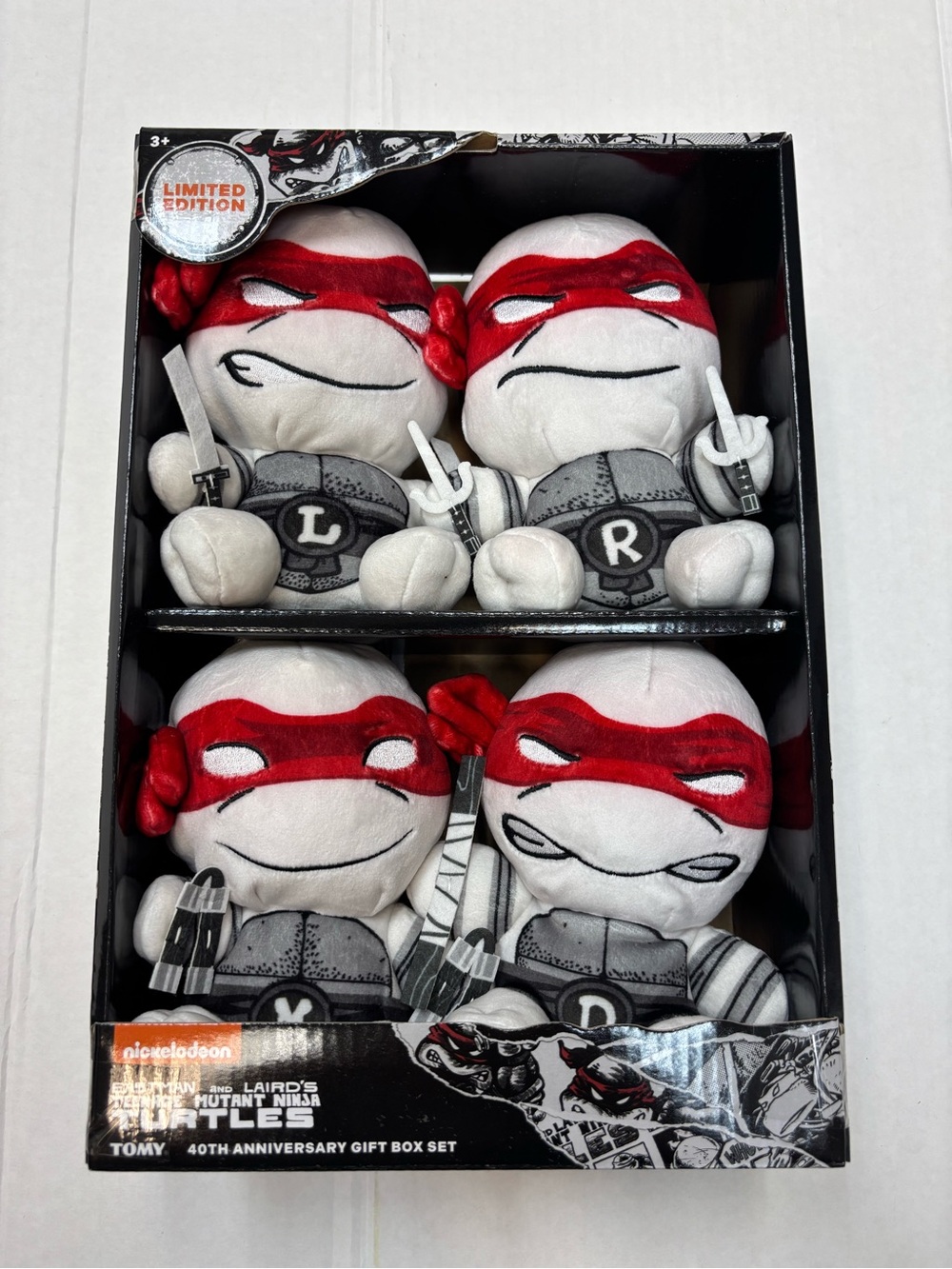 Tomy Club Teenage Mutant Ninja Turtles 40th Anniversary Plush Gift Box Set - New